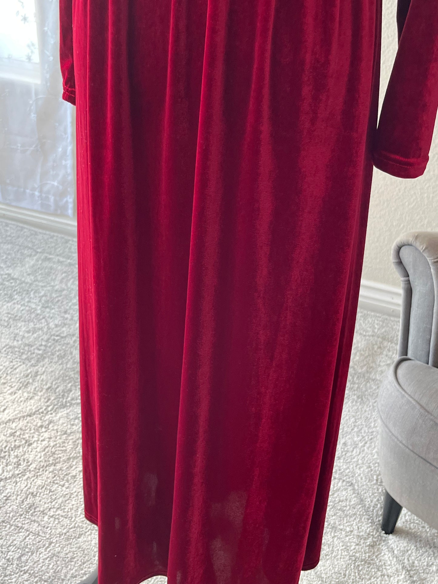 Velvet Round Neck Long Sleeve Maxi Dress - EmelBoutique
