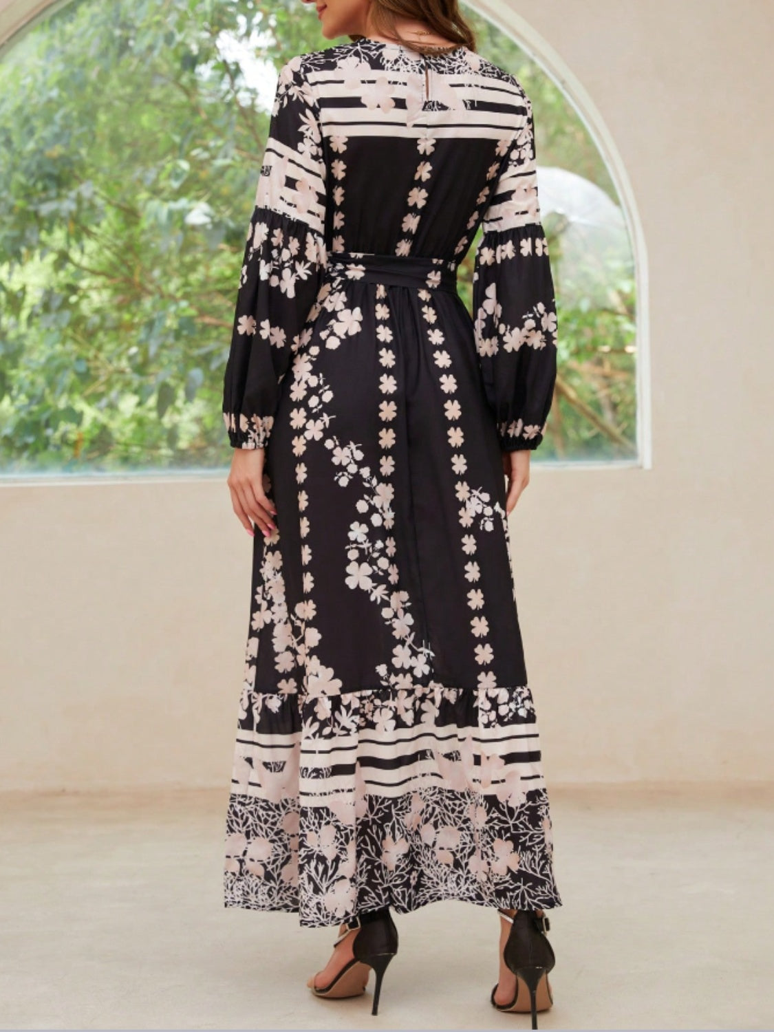 Printed Round Neck Long Sleeve Maxi Dress with Pockets back